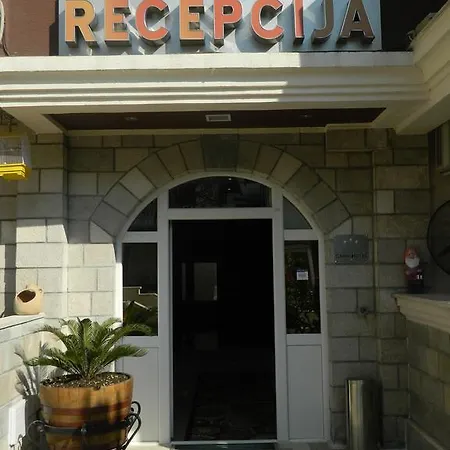 Hotel Garni Mena 3*